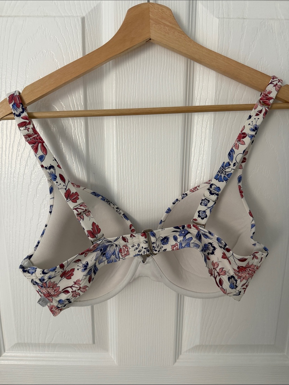 XS-DD cup La Vie en Rose Floral Underwire bikini top - Picture 2 of 4